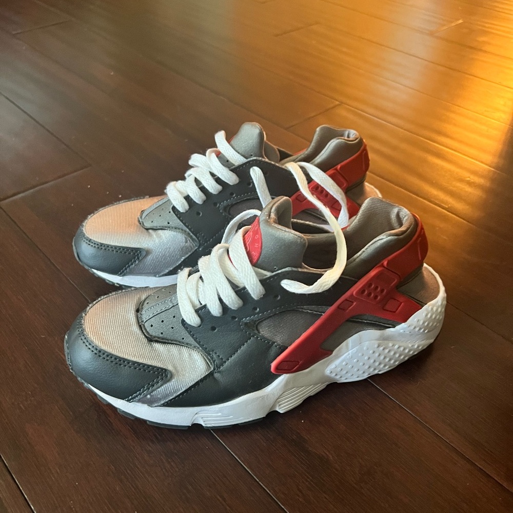 Nike Huarache sneakers EUC
